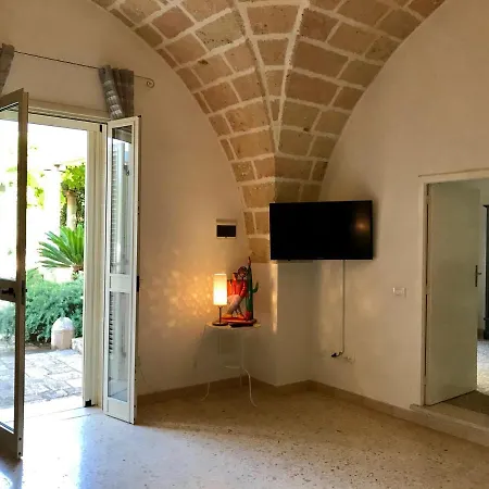 Tenuta Agnusdei לינה וארוחת בוקר מנדוריה